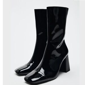 NEW ZARA FAUX PATENT FINISH ANKLE BOOTS USA 6 EUR 36
🚨FINAL PRICE NO DISCOUNT